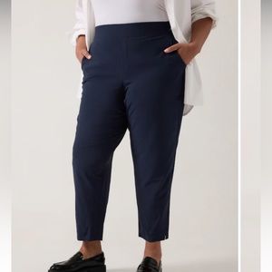 Athleta Lightweight Athleisure  Brooklyn Ankle Pant in Navy. Size 14